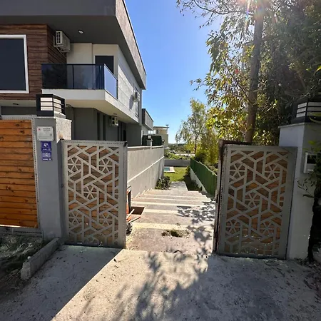 Figen Kusadasi